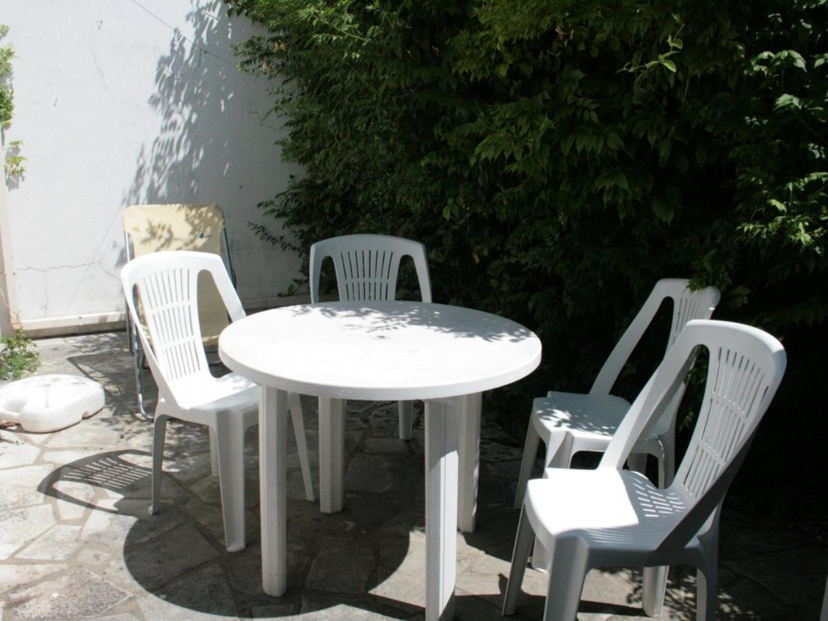 Maison Avec Courette A 450M De La Plage Et Proche Commerces - Tout Equipee - Fr-1-22-176 La Tranche-sur-Mer Exteriör bild